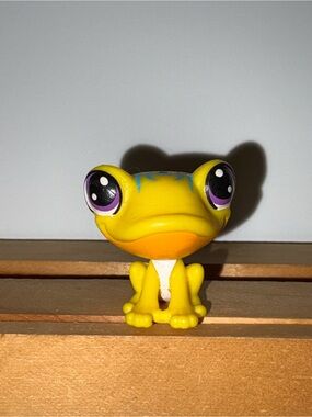 Mini Littlest Pet Shop LPS Yellow Frog #3984